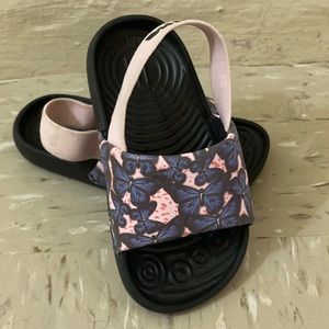 Nike baby slide on butterfly sandals size 7c